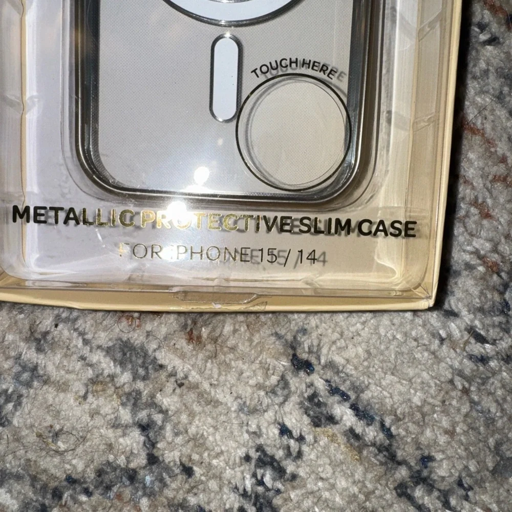 Color champagne Elila Metallic light gold Case for iPhone 15/14